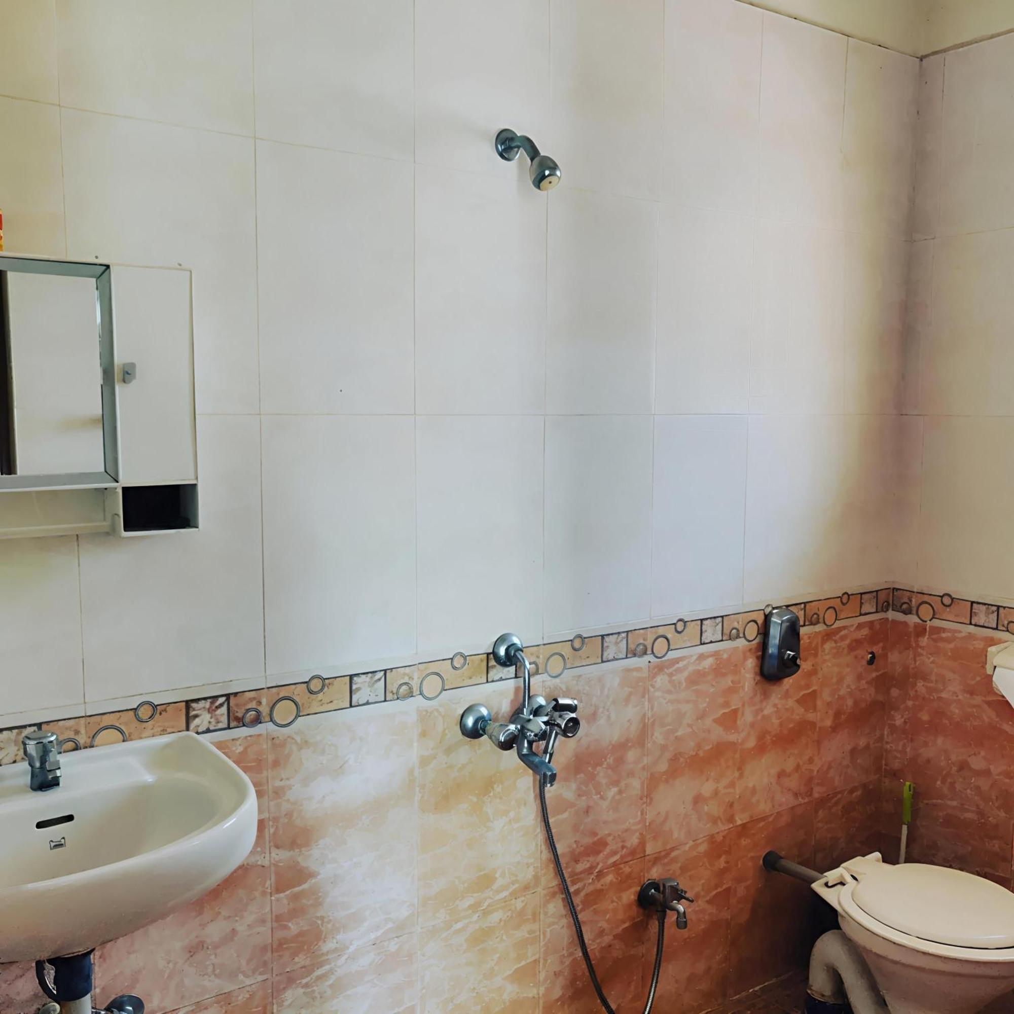 Ocean Walk Apartments 2Bhk Calangute Luaran gambar