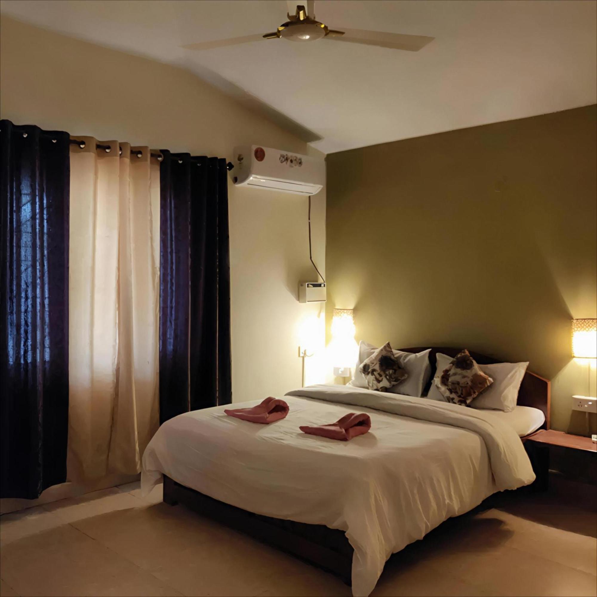 Ocean Walk Apartments 2Bhk Calangute Luaran gambar