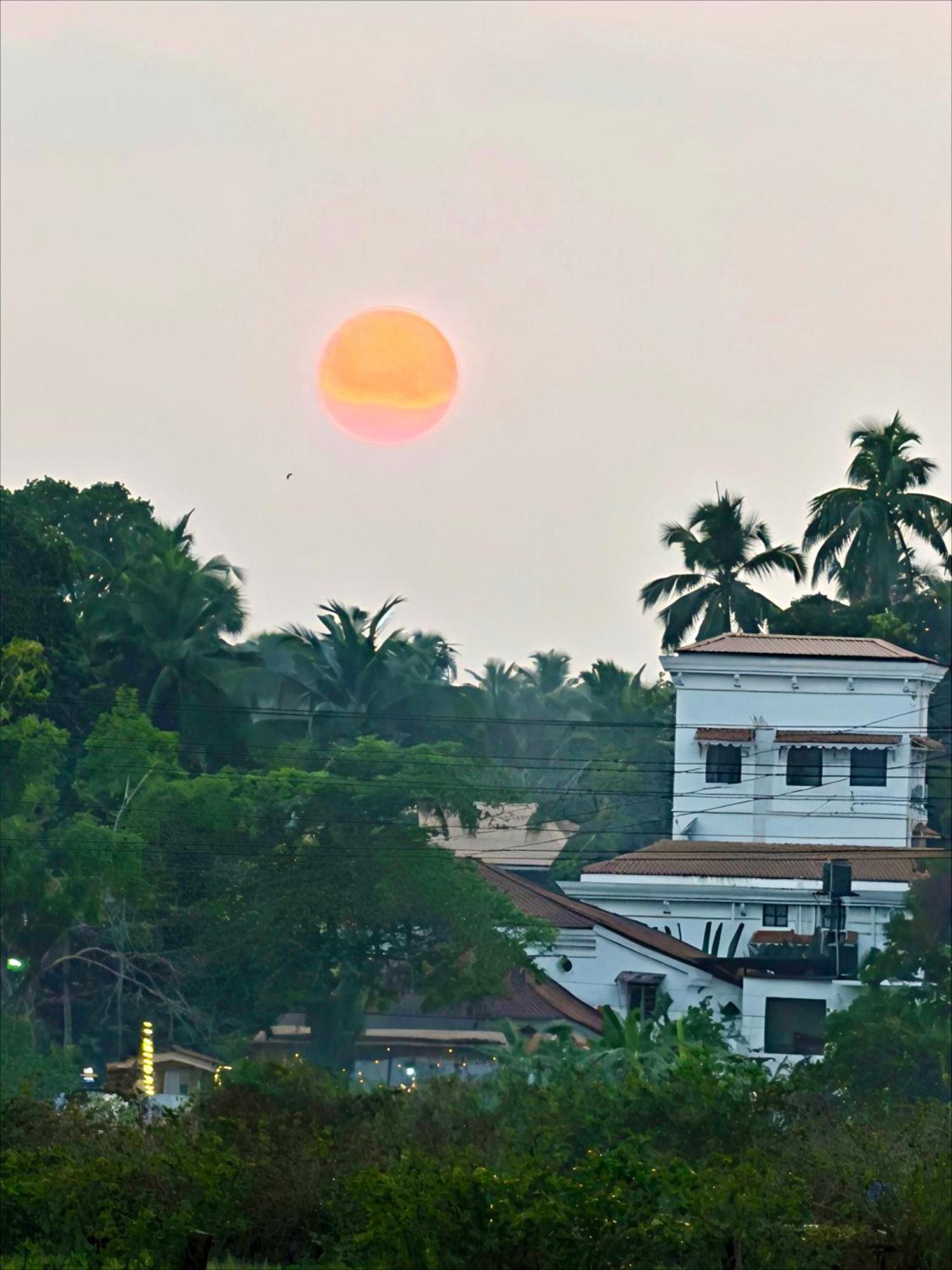 Ocean Walk Apartments 2Bhk Calangute Luaran gambar